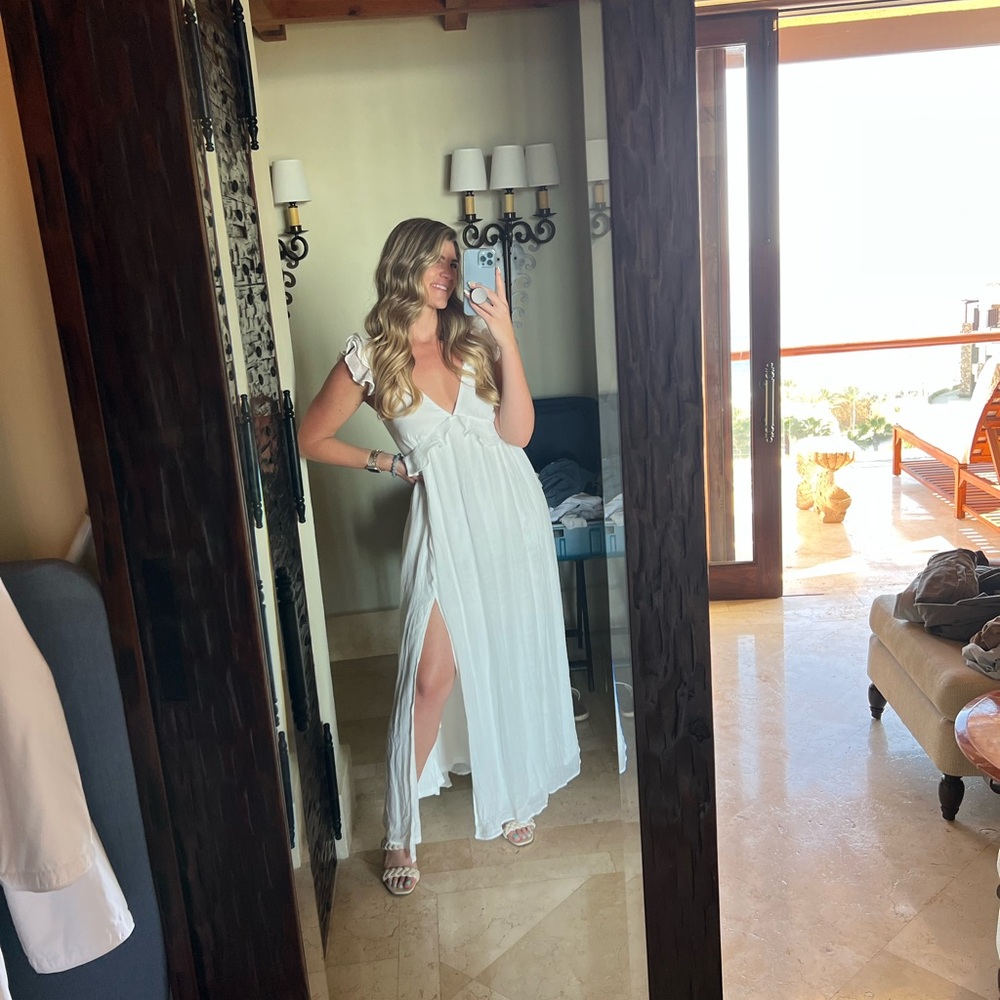 Elegant White Maxi Dress